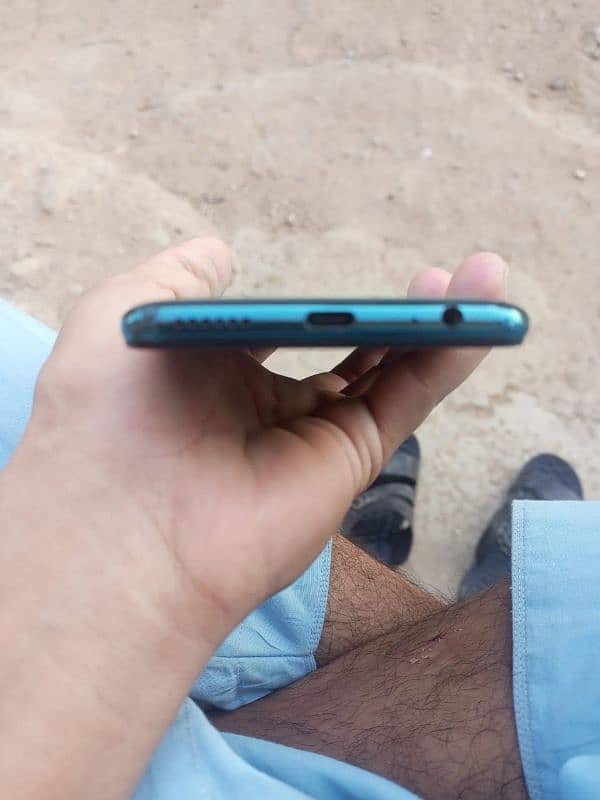 I sell infinix zero 8I with box 2