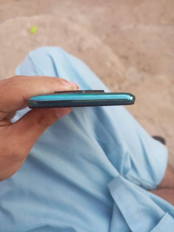 I sell infinix zero 8I with box 3