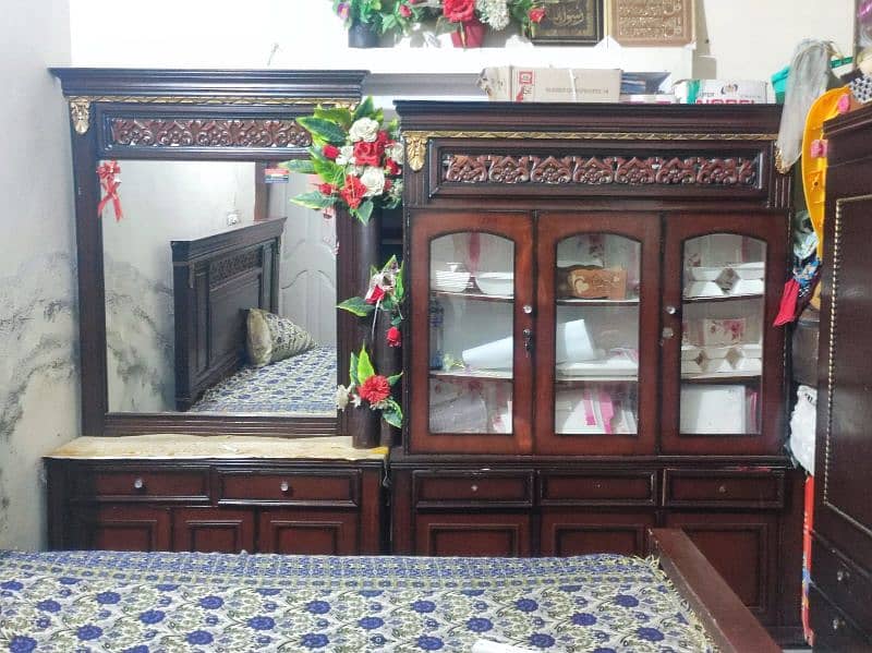 bed room set complete set h bht clearly used h good condition h 0