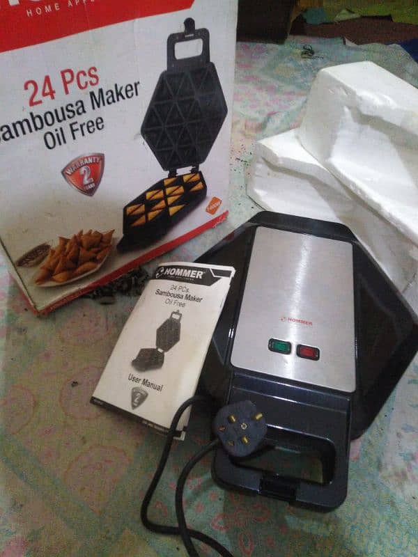 samosa maker imprted like new only few times used 3