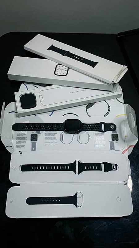 apple watch series 7 45mm with box 0