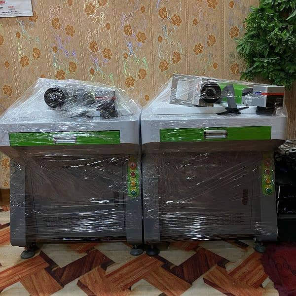 Fiber Laser Marking Machine / LASER MACHINE 1