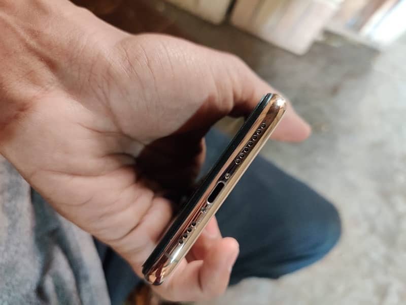 iPhone xs max 64gb 4