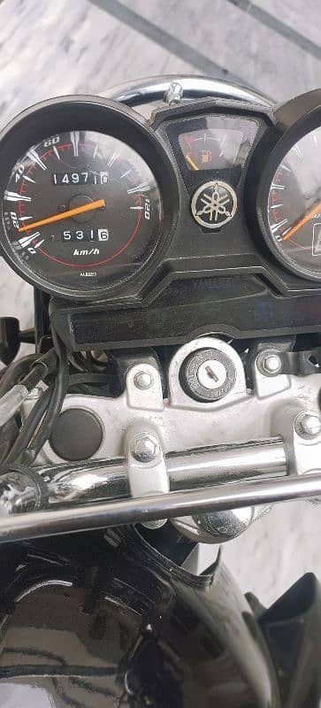 Yamaha YBR125G 4