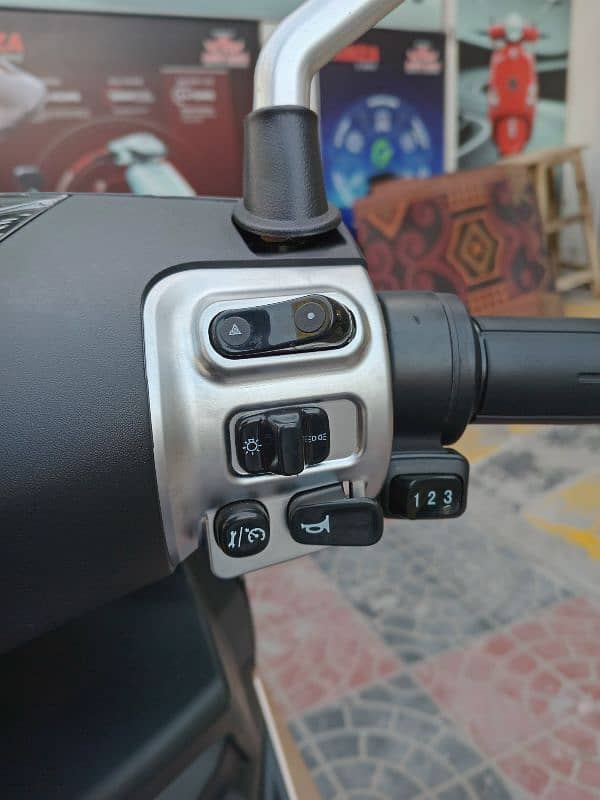 Evee S1 Pro Electric Scooty / Bike New 2025 Model on Easy Installment 5