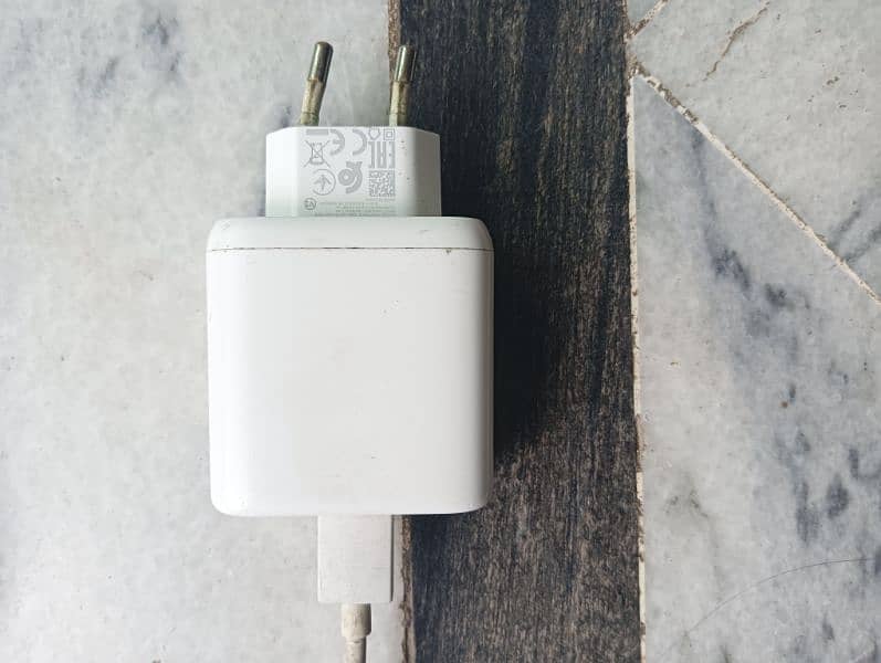 One Plus 9R + Original Oppo 65w Charger 5