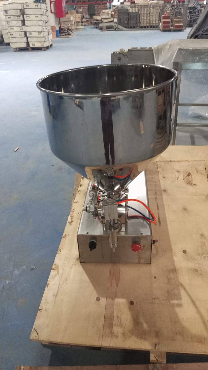 Pnumetic Liquid Filling machine Pnumetic Control 50 – 500ml 1