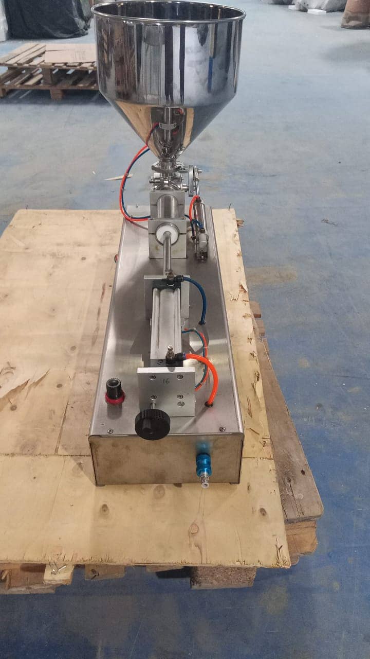 Pnumetic Liquid Filling machine Pnumetic Control 50 – 500ml 2