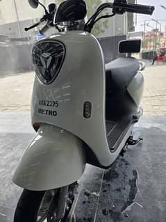 Metro M6 by Yadea Condition 10/10 Brand New EV