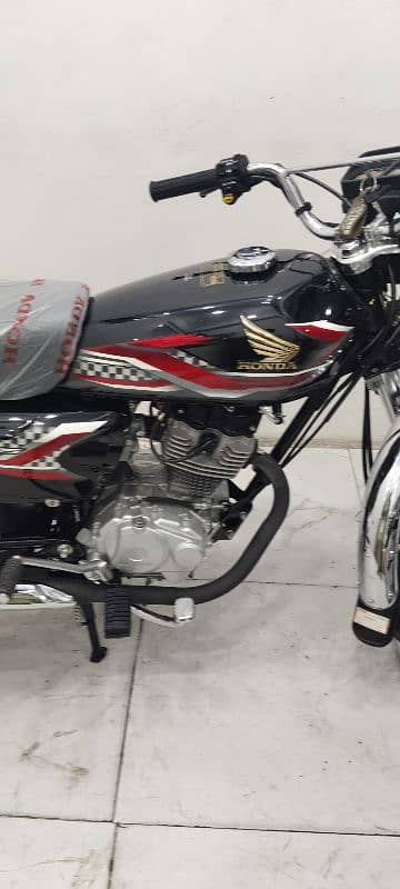 HONDA CG 125 2024 10/10 CONDITION 91 END SERIAL GOLDEN HYDERABAD NO. 1