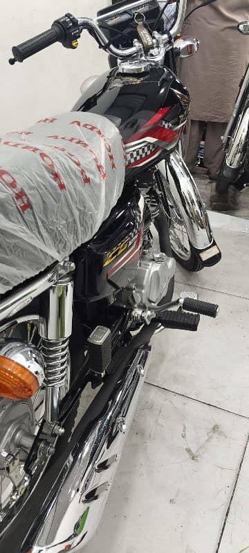 HONDA CG 125 2024 10/10 CONDITION 91 END SERIAL GOLDEN HYDERABAD NO. 5