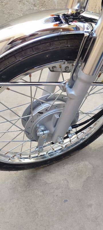HONDA CG 125 2024 10/10 CONDITION 91 END SERIAL GOLDEN HYDERABAD NO. 11