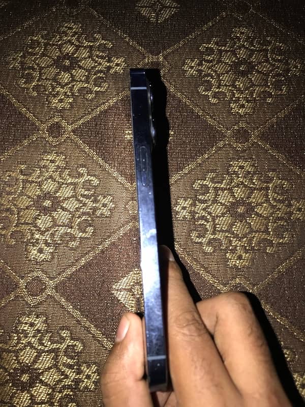 iPhone 13 Pro ( factory unlock ) 1
