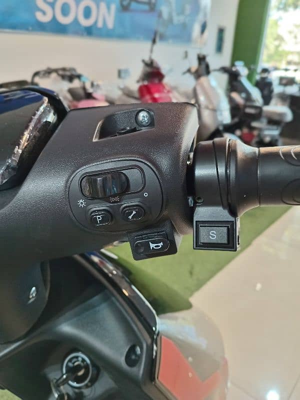 Evee Gen Z Electric Scooty/Bike New 2025 Model on Easy Installment 9