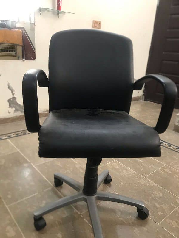 Computer Table With Light & Chair 0