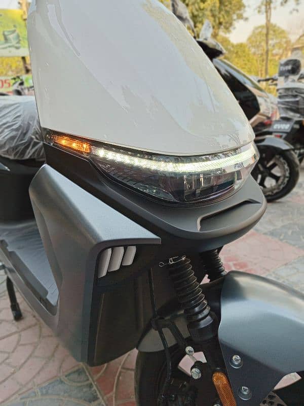 Evee S1 Electric Scooty/Bike New 2025 Model on Easy Installment 1