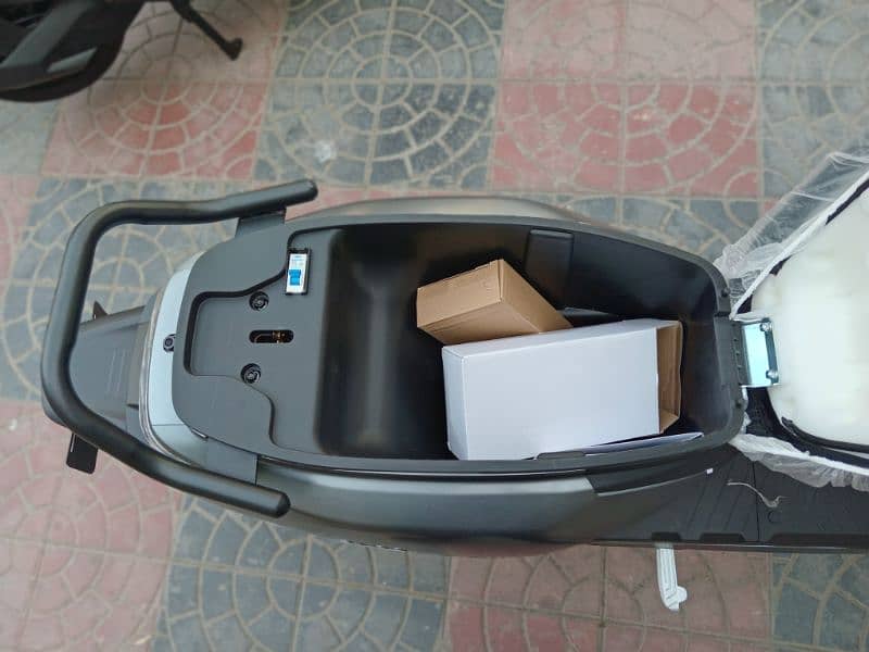 Evee S1 Electric Scooty/Bike New 2025 Model on Easy Installment 5
