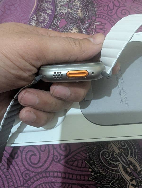 Apple Watch Ultra 2 10/10 Condition 3