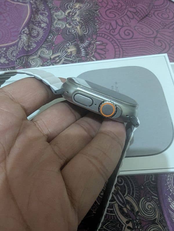 Apple Watch Ultra 2 10/10 Condition 4