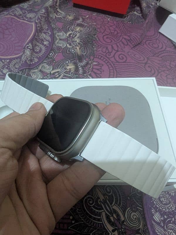 Apple Watch Ultra 2 10/10 Condition 5