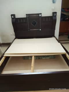 Queen size bed without mattress