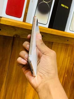 iPhone x 256 GB my WhatsApp number 03250226756