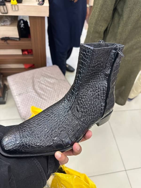 Original leather cowboy shoes for men available 13