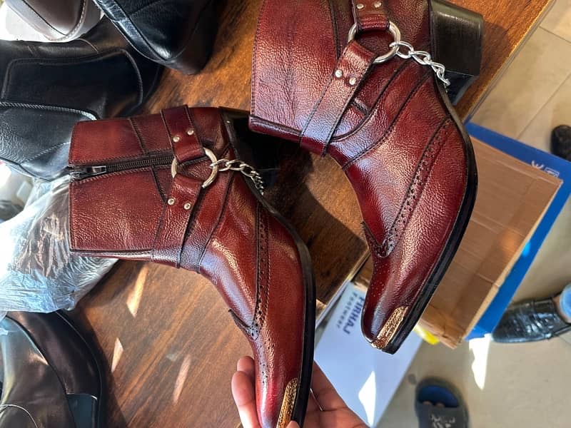 Original leather cowboy shoes for men available 16