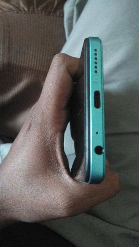 Tecno Spark Go 2