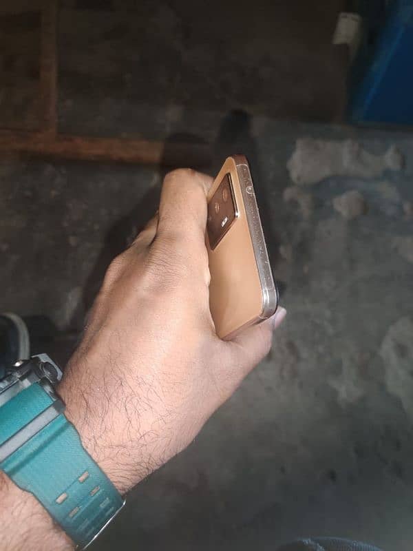 vivo v23e 8/256 golden 3