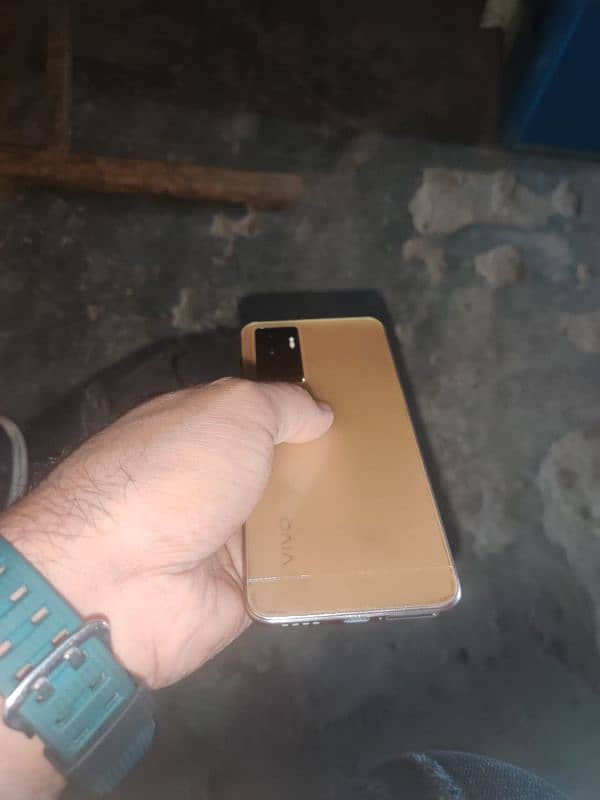 vivo v23e 8/256 golden 4