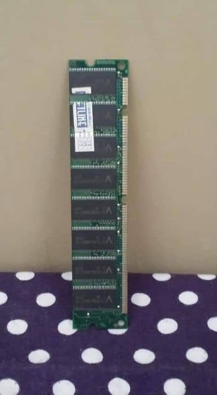 استعمال شدہ کمپیوٹر اسیسریز     مقام ماڈل کالونی ملیر 5