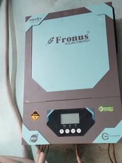 assalamualaikum fronus 3.2 inverter look like new just 1 season use