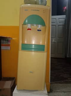 Esquire Water Dispenser