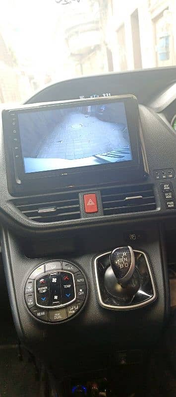 Toyota Voxy 2016 6