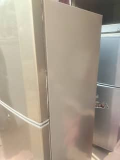 Haier fridge larg size in new condition