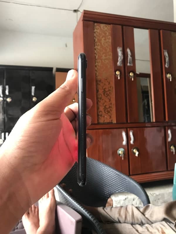 iPhone XR 64gb water pack 10by9 condition battery health 82 1