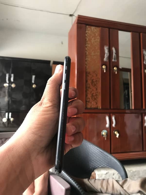 iPhone XR 64gb water pack 10by9 condition battery health 82 3