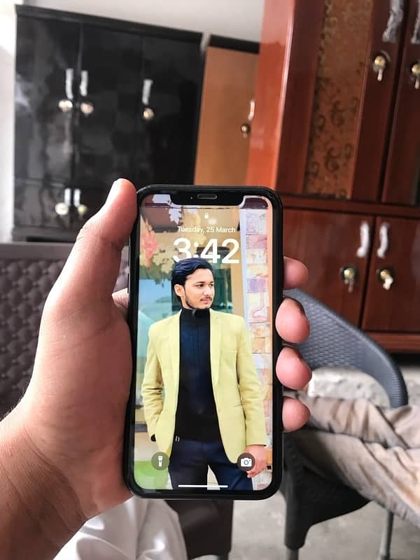 iPhone XR 64gb water pack 10by9 condition battery health 82 6