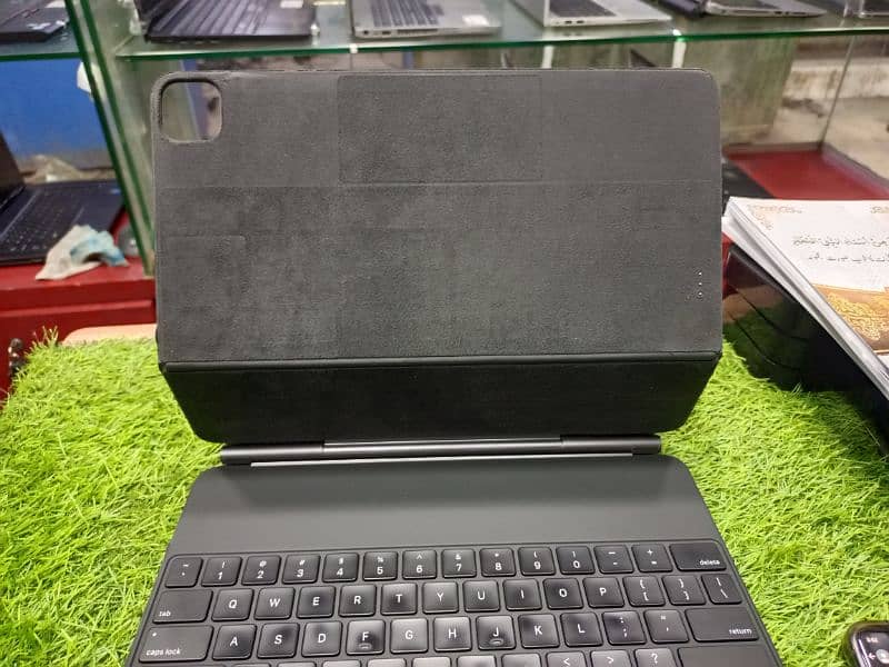 apple ipad pro magic keyboard 12.9 2023 2024 3