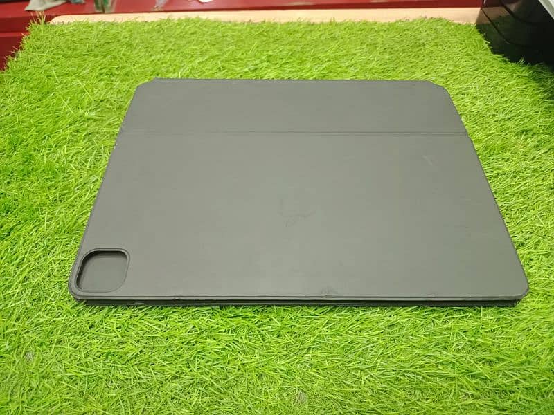 apple ipad pro magic keyboard 12.9 2023 2024 4