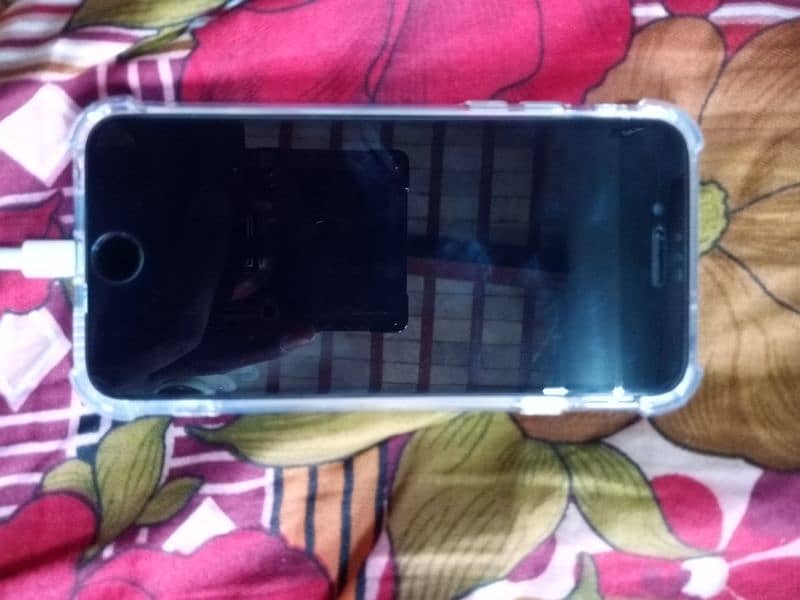 iphone 6 non pta 16GB aal ok fingerprint ok. My WhatsApp 03281375203 0