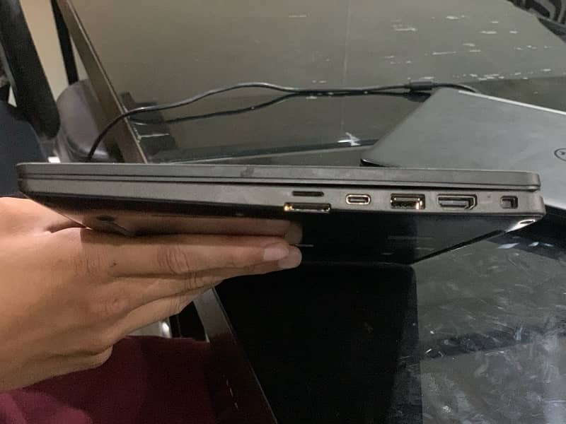 Dell Core (i5) 11th Generation 16gb ram and 256gb Nvm Touch Secreen 4