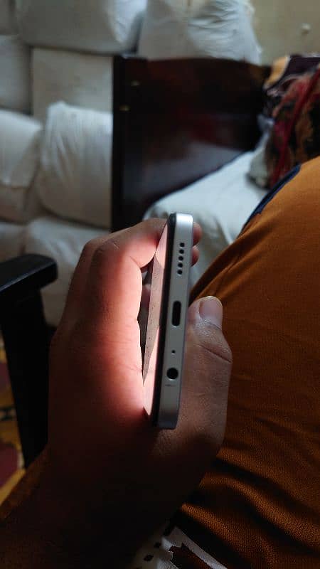 vivo y19s brand new condition 4