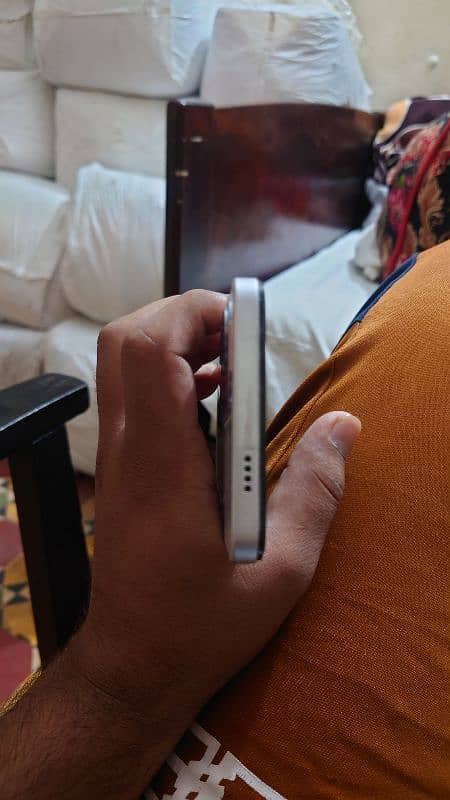vivo y19s brand new condition 5
