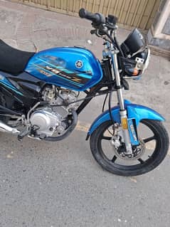 yb 125z dx all ok 10/10 condition new bike 2022 kay 8 month ki bike ha