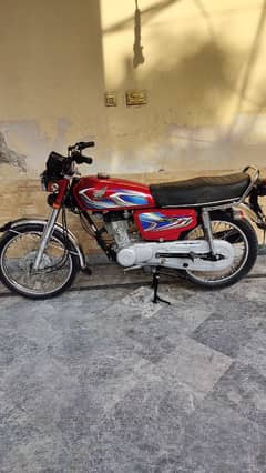 Honda 125 2O22/Honda bike/neat condition 0346/81/82/869/