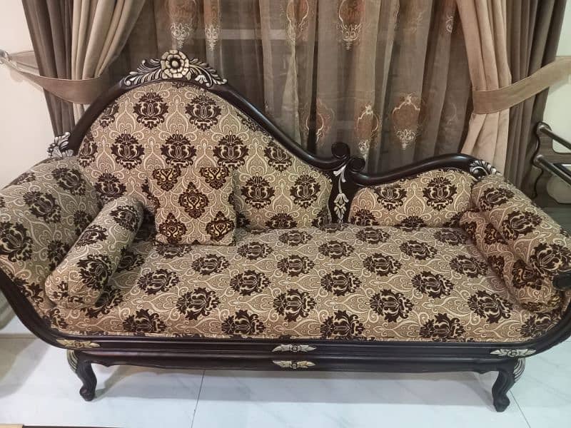 Almost New Dewan (Wooden Made) available for Sale 2