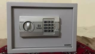 Safewell Digital Safe - Strong & Secure Locker for Home & Office