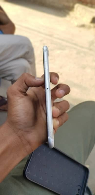 iPhone se2020 water pack bettry health 75% Non pta jv 1